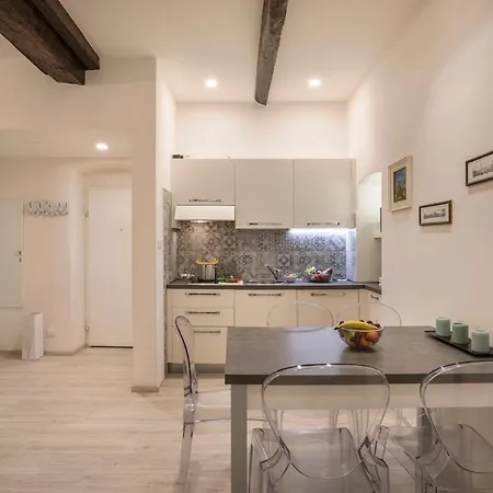 Little - Sweet Dreams In Apartamento *